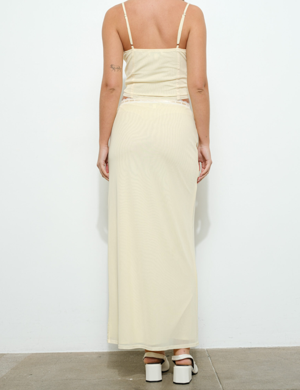 LaceTrimMeshLongSkirt.png