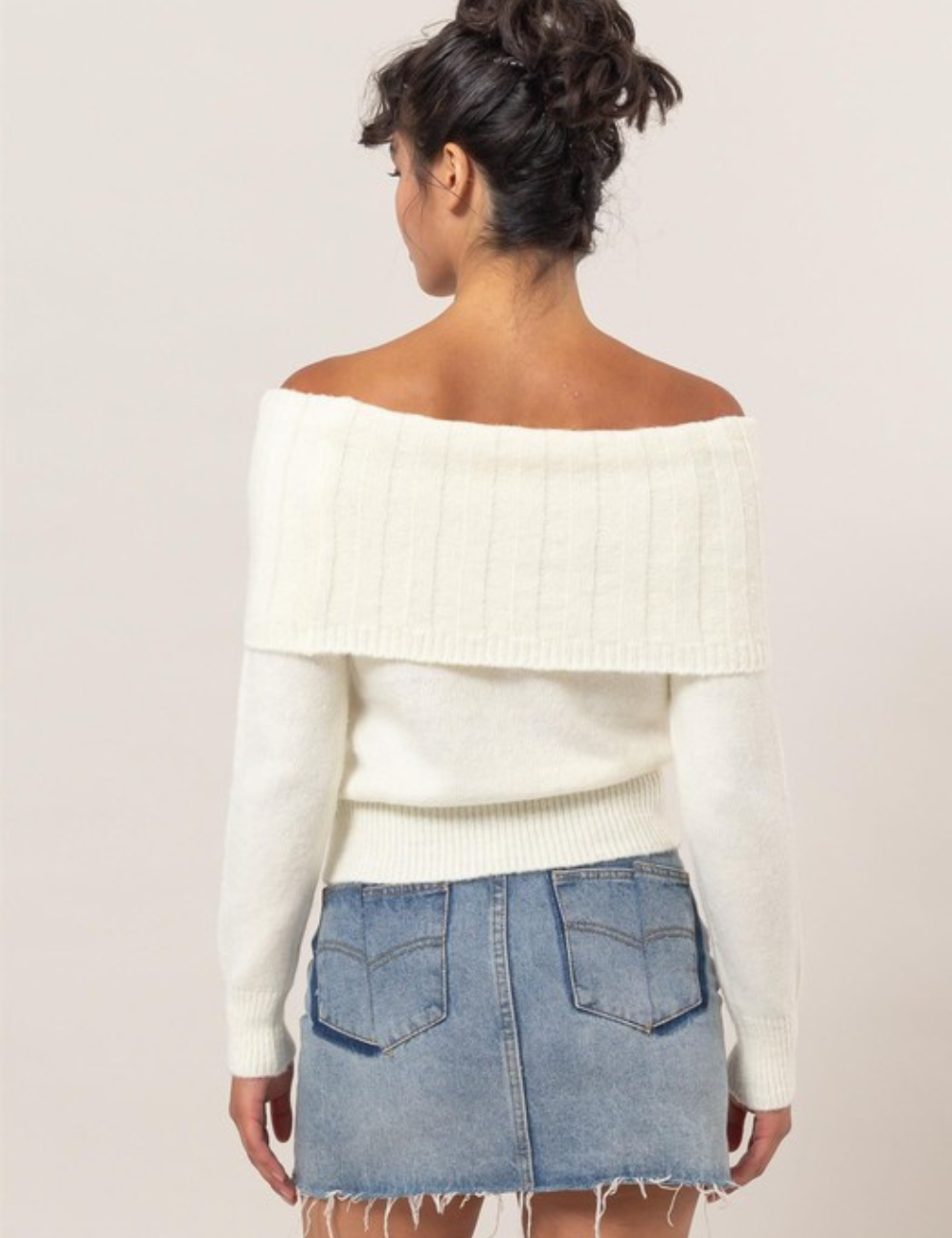 Off-ShoulderTopinIvory..png