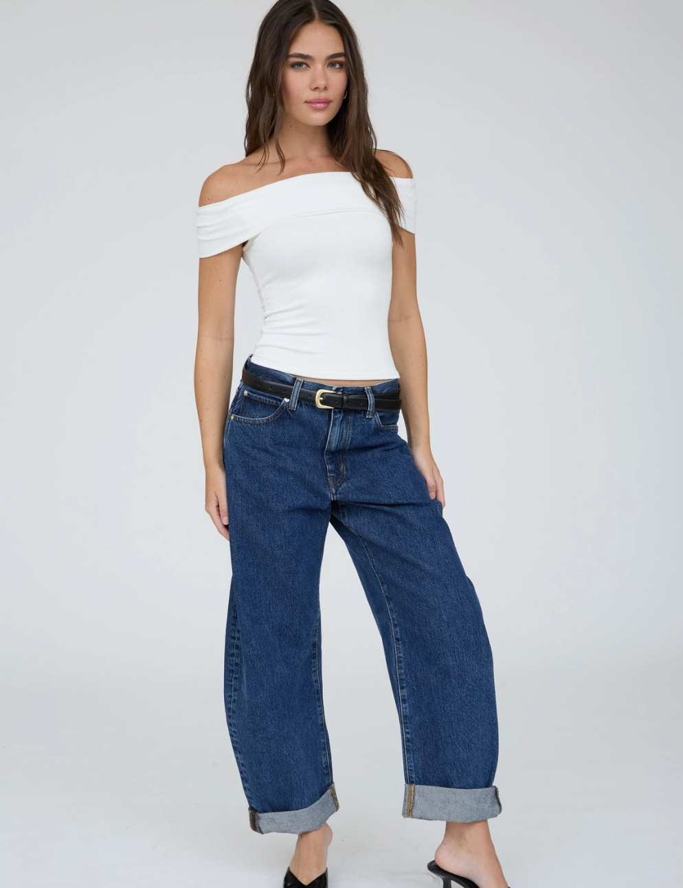 WhiteOffShoulderTop._b7676ea6-95fc-4170-91e5-91e3115e5feb.png