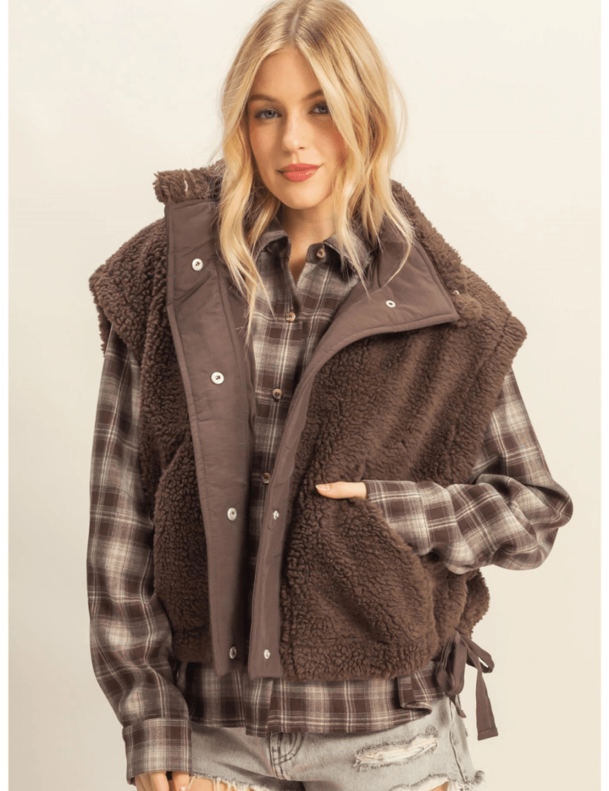 cozy-sherpa-vest-jacket-with-tie-up-side-details-1625026.png