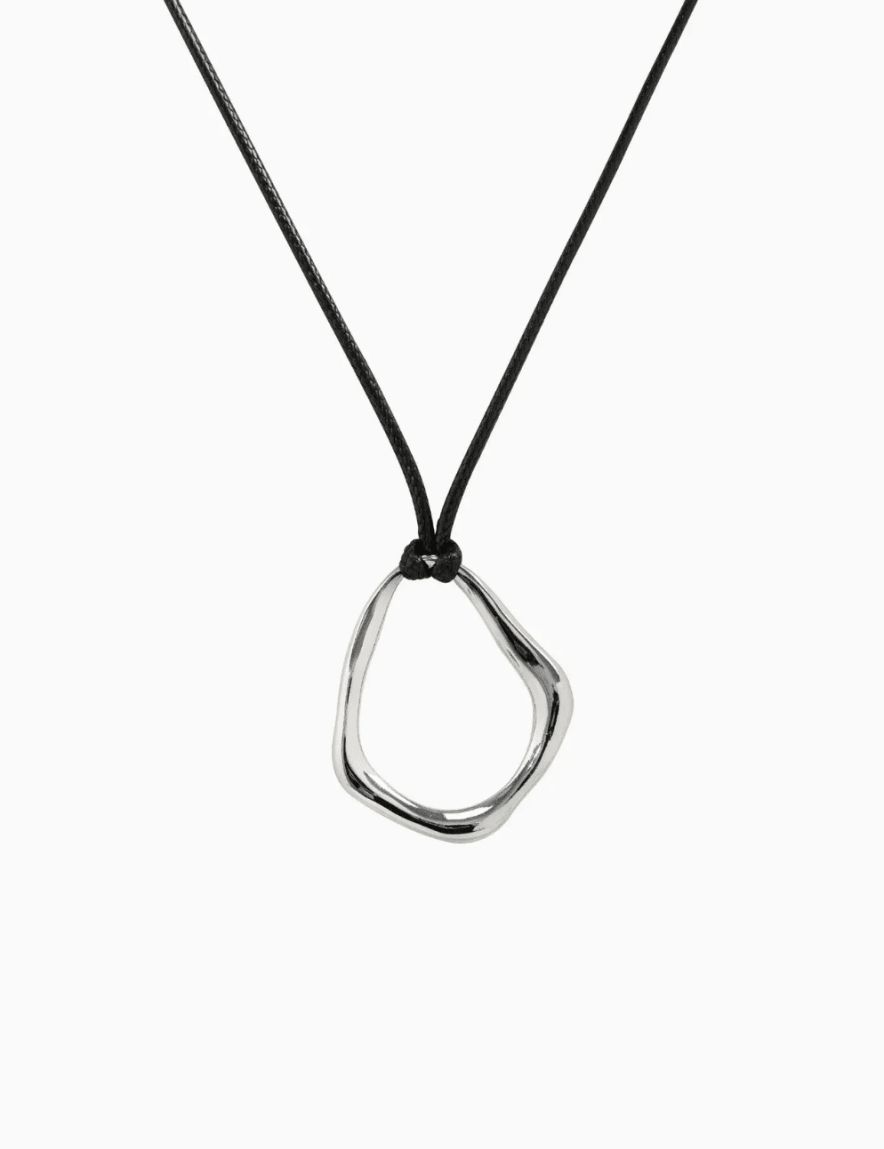 modern-twist-cord-necklace-4487012.png